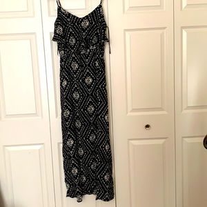 Women's / Juniors maxi dress. Never worn. Size L